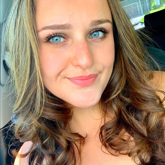 Meet your Posher, Maddie - Picture 1 of 1